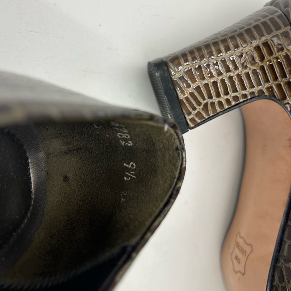 Alligator Texture Heels - Picture 4 of 6